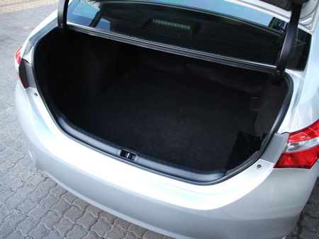2016-Toyota-Corolla-16-Prestige-Auto_4