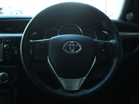 2016-Toyota-Corolla-16-Prestige-Auto_7