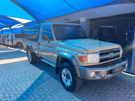 2015-Toyota-Land-Cruiser-79-42-D-Single-Cab_0