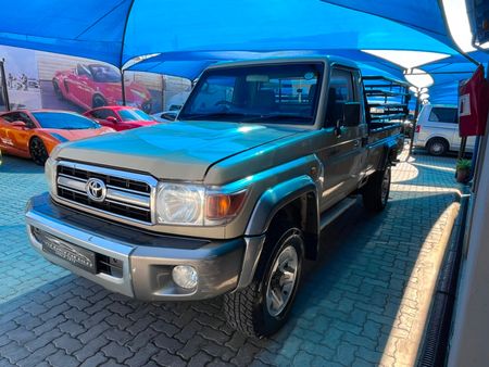 2015-Toyota-Land-Cruiser-79-42-D-Single-Cab_1