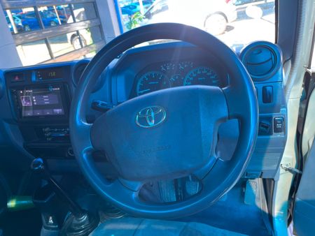 2015-Toyota-Land-Cruiser-79-42-D-Single-Cab_8