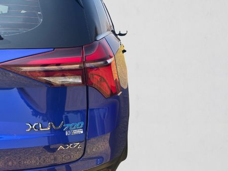 2024-Mahindra-XUV-700-20-AX7L-Auto-7-Seat_11