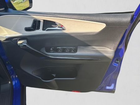2024-Mahindra-XUV-700-20-AX7L-Auto-7-Seat_14