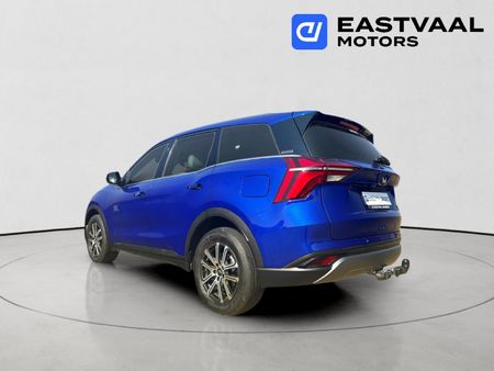 2024-Mahindra-XUV-700-20-AX7L-Auto-7-Seat_4