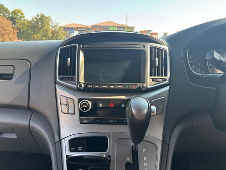 2021-Hyundai-H-1-25-CRDi-Elite-Auto_19