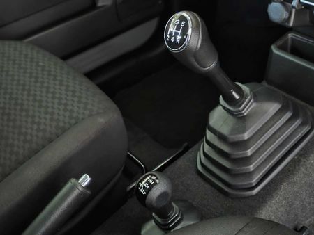2024-Suzuki-Jimny-15-GLX-AllGrip-5-Door_7