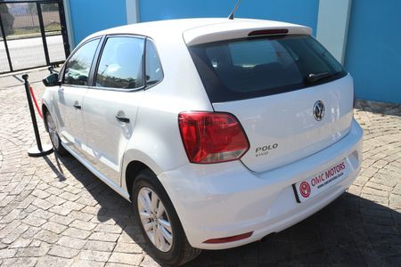 2018-Volkswagen-Polo-Vivo-14-Comfortline-5-dr_9