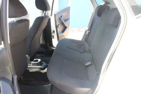 2018-Volkswagen-Polo-Vivo-14-Comfortline-5-dr_12