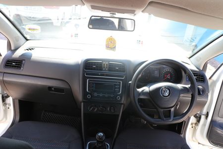 2018-Volkswagen-Polo-Vivo-14-Comfortline-5-dr_15