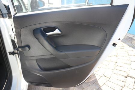 2018-Volkswagen-Polo-Vivo-14-Comfortline-5-dr_20