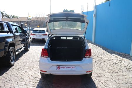 2018-Volkswagen-Polo-Vivo-14-Comfortline-5-dr_21