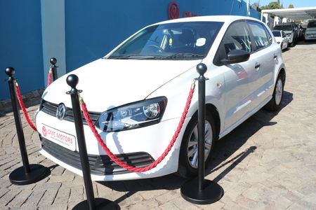 2018-Volkswagen-Polo-Vivo-14-Comfortline-5-dr_4