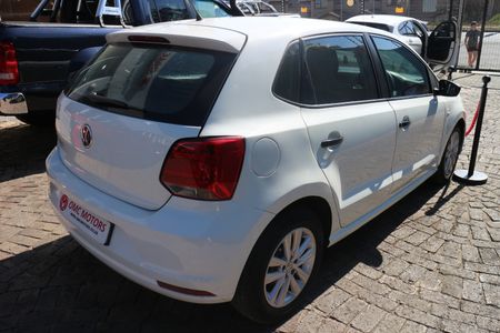 2018-Volkswagen-Polo-Vivo-14-Comfortline-5-dr_8