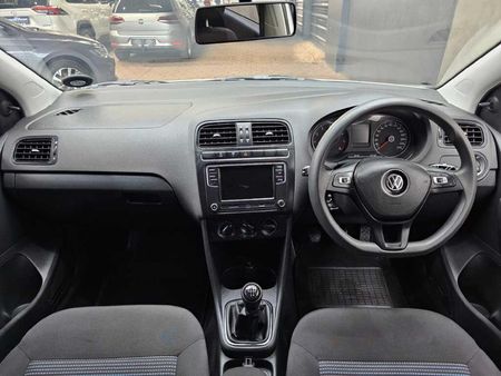 2018-Volkswagen-Polo-Vivo-14-Comfortline-5-dr_10