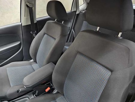 2018-Volkswagen-Polo-Vivo-14-Comfortline-5-dr_19