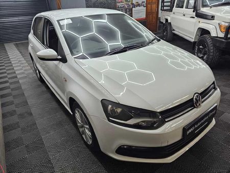 2018-Volkswagen-Polo-Vivo-14-Comfortline-5-dr_3