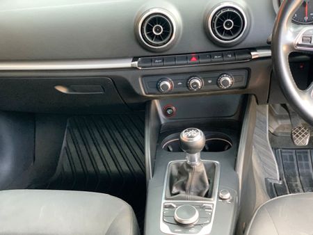 2014-Audi-A3-Sportback-14-TFSI-S_13