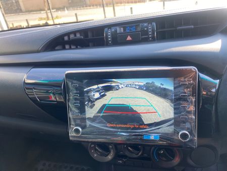 2024-Toyota-Hilux-24-GD-6-Raised-Body-SRX-Auto-Double-Cab_9