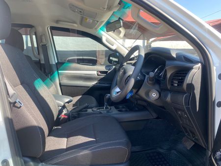 2024-Toyota-Hilux-24-GD-6-Raised-Body-SRX-Auto-Double-Cab_13