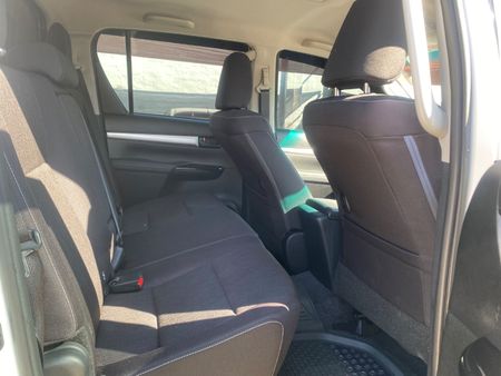 2024-Toyota-Hilux-24-GD-6-Raised-Body-SRX-Auto-Double-Cab_14