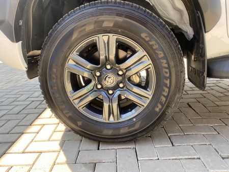 2024-Toyota-Hilux-24-GD-6-Raised-Body-SRX-Auto-Double-Cab_7