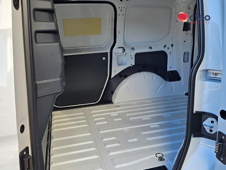 2026-Volkswagen-Caddy-Cargo-16i-81kw-Panel-Van_11