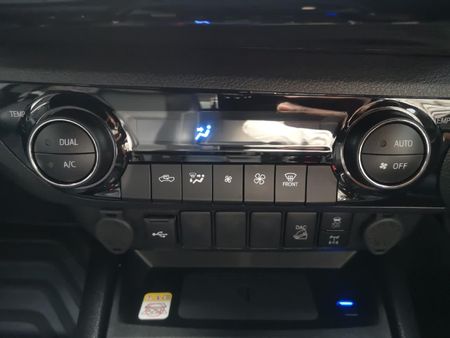 2026-Toyota-Hilux-28-GD-6-RB-Legend-55-4x4-Auto-Double-Cab_14