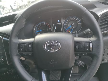 2026-Toyota-Hilux-28-GD-6-RB-Legend-55-4x4-Auto-Double-Cab_7