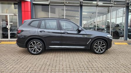 2022-BMW-X3-xDrive20d_2