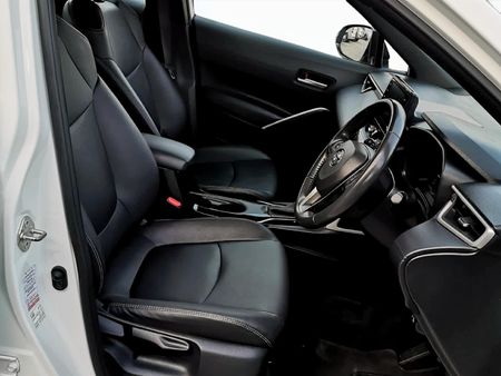 2024-Toyota-Corolla-Cross-18-XS-Hybrid_15