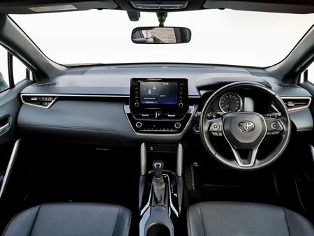 2024-Toyota-Corolla-Cross-18-XS-Hybrid_5