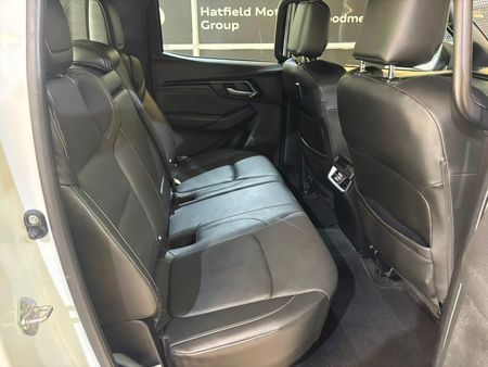 2024-Isuzu-D-Max-30-DDI-V-Cross-HR-4x4-Auto-Double-Cab_10
