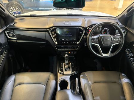 2024-Isuzu-D-Max-30-DDI-V-Cross-HR-4x4-Auto-Double-Cab_11