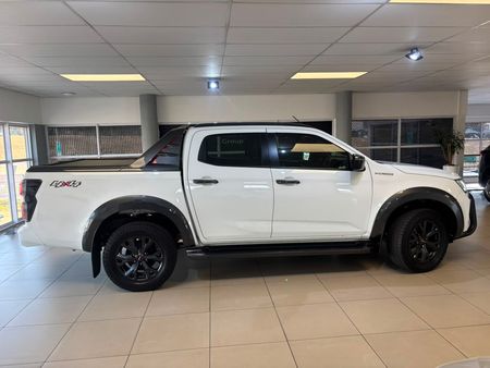 2024-Isuzu-D-Max-30-DDI-V-Cross-HR-4x4-Auto-Double-Cab_5
