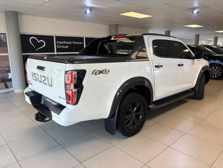 2024-Isuzu-D-Max-30-DDI-V-Cross-HR-4x4-Auto-Double-Cab_6
