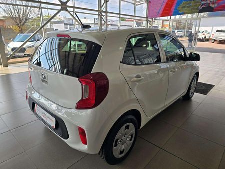 2021-Kia-Picanto-10-Street_17