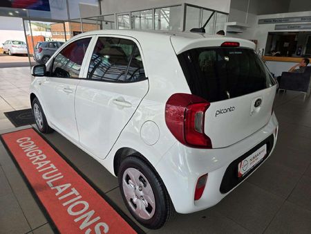 2021-Kia-Picanto-10-Street_18