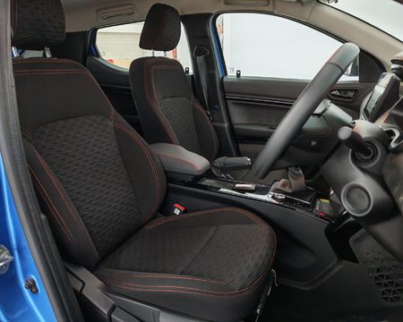 2026-Renault-Kiger-10T-Intens_10