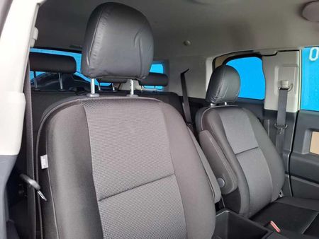 2021-Toyota-FJ-Cruiser-40-V6_10