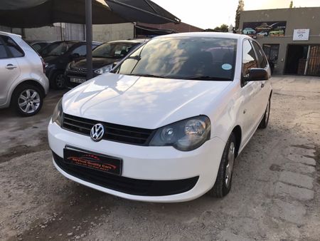 2011-Volkswagen-Polo-Vivo-16_2