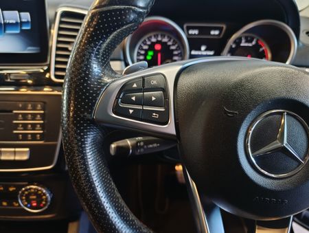 2018-Mercedes-AMG-GLE-Coupe-450-43-AMG-4Matic_19