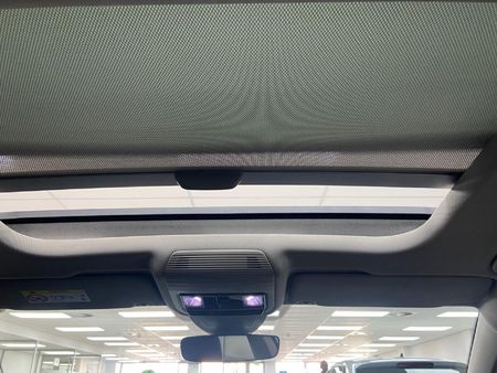 2025-Volkswagen-Golf-14-TSI-Life-Auto-110kw_9