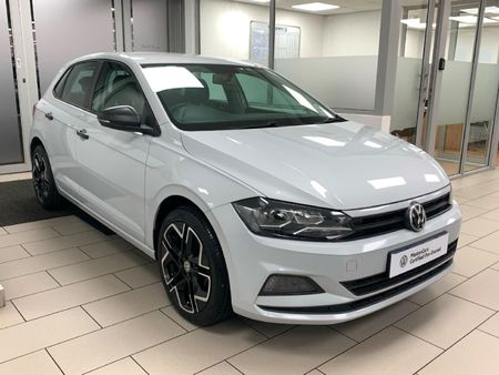 2019-Volkswagen-Polo-10-TSI-Trendline_0