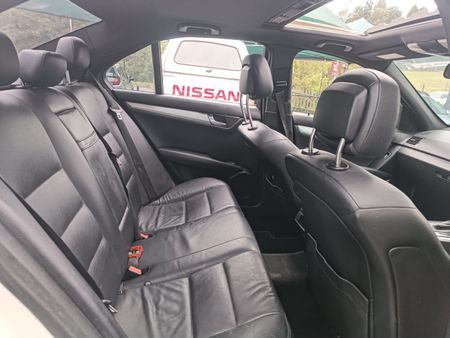 2010-Mercedes-Benz-C-Class-C-350-CDI-Avantgarde-Auto_10