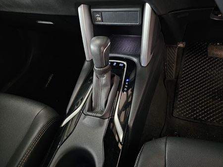 2024-Toyota-Corolla-Cross-18-XR-Hybrid_12