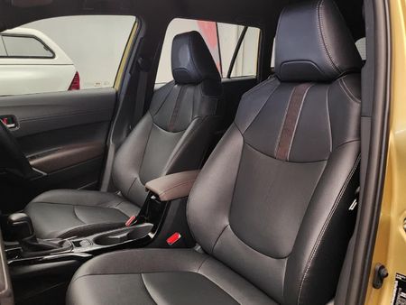 2026-Toyota-Corolla-Cross-18-XS-Hybrid_10