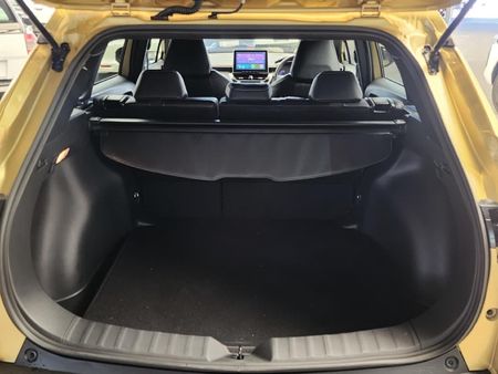 2026-Toyota-Corolla-Cross-18-XS-Hybrid_12
