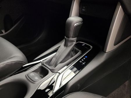 2026-Toyota-Corolla-Cross-18-XS-Hybrid_8