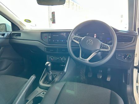 2021-Volkswagen-Polo-10-TSI-Life_7