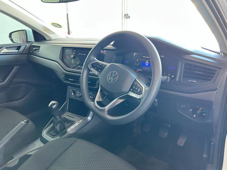 2021-Volkswagen-Polo-10-TSI-Life_8